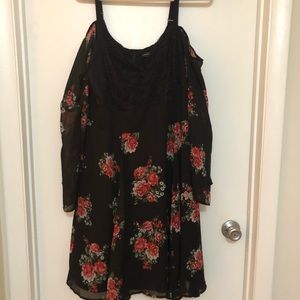 Gorgeous Torrid cold shoulder dress
